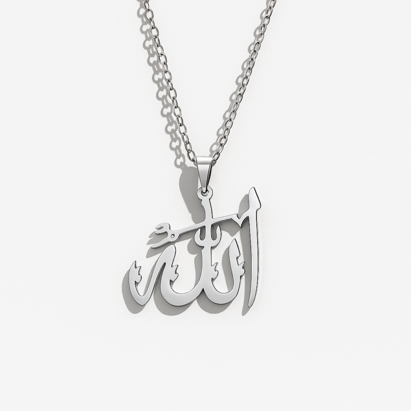 Collier Allah calligraphie élégante – en acier inoxydable