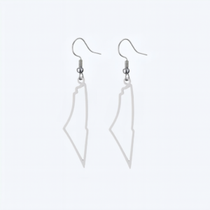 Boucles d’oreilles en acier inoxydable argenté en forme de Palestine sur fond blanc