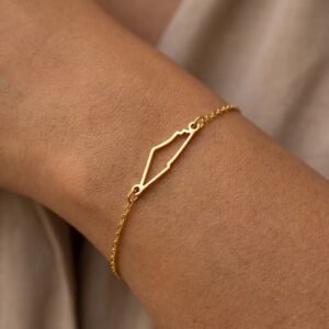 Gros plan sur le Bracelet Palestine Doré en Acier Inoxydable et ses détails dorés