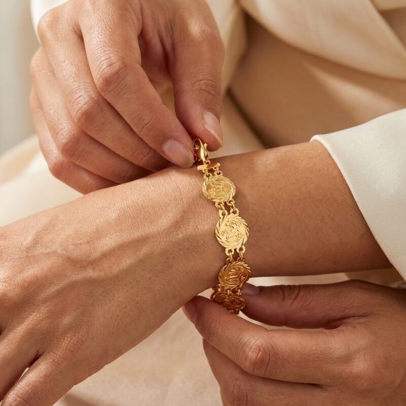 Bracelet médaillons gravés symboliques - en acier inoxydable