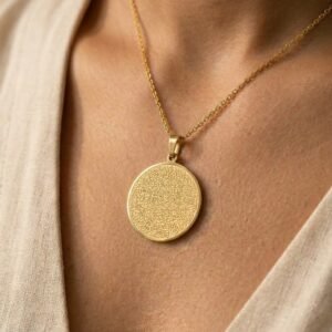 Collier Ayat Al Kursi pendentif rond gravé - en acier inoxydable