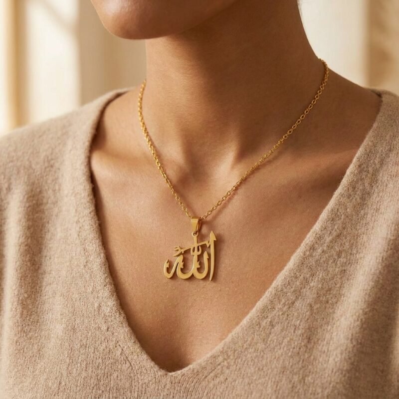 Collier Allah calligraphie élégante - en acier inoxydable